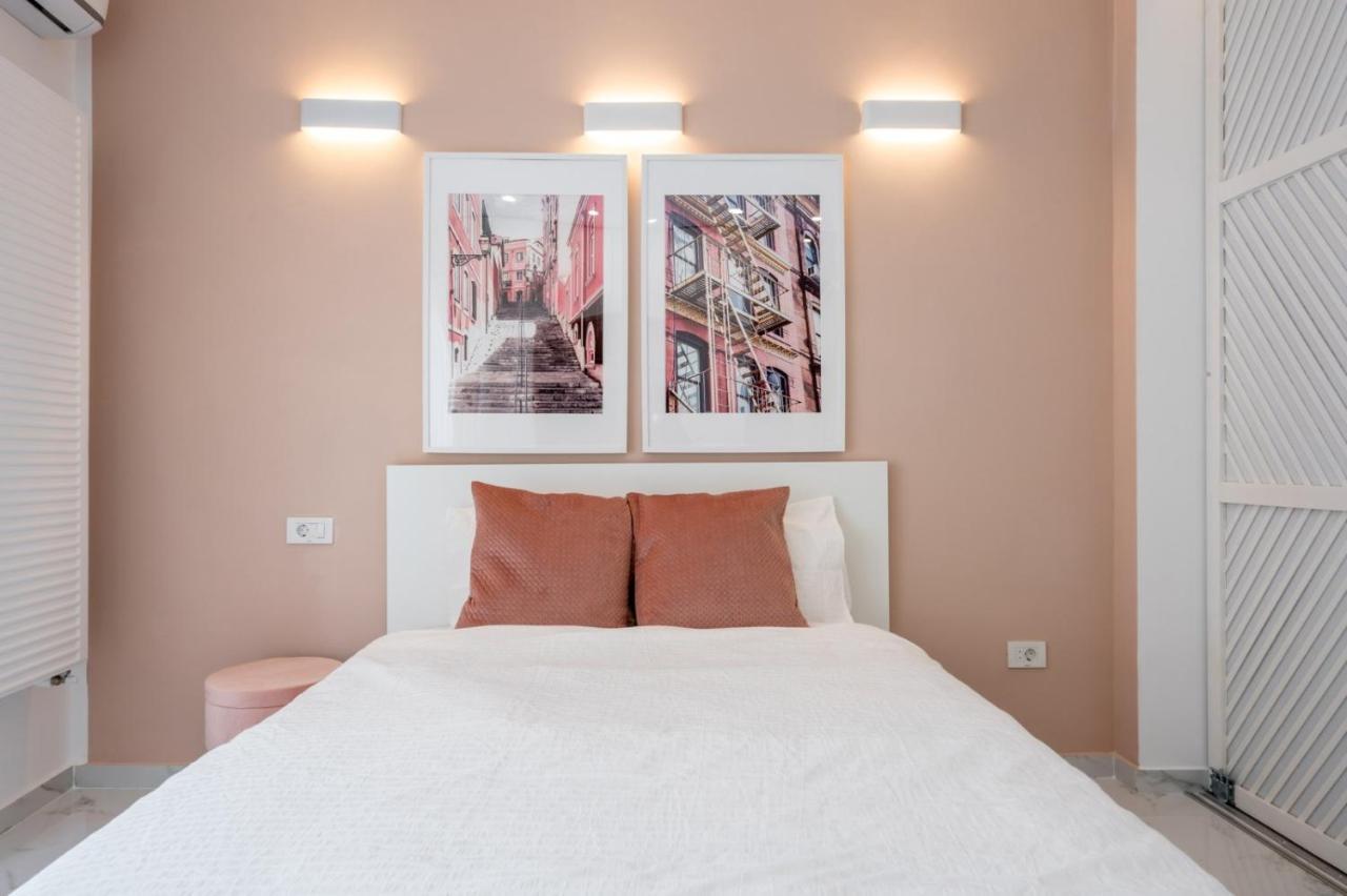 Fantastic City Center Apartment Bucarest Exterior foto