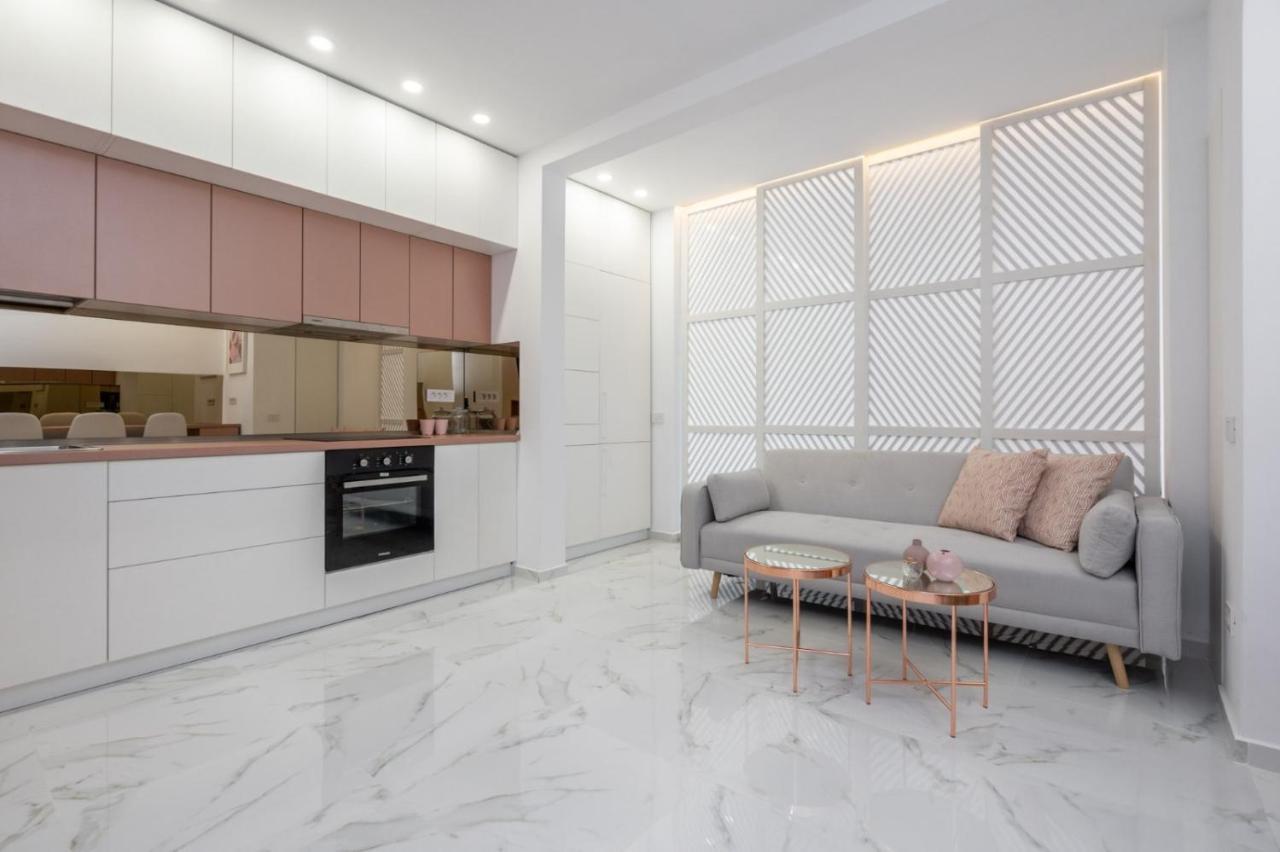 Fantastic City Center Apartment Bucarest Exterior foto